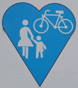 Schild Herz Fußgänger Fahrrad